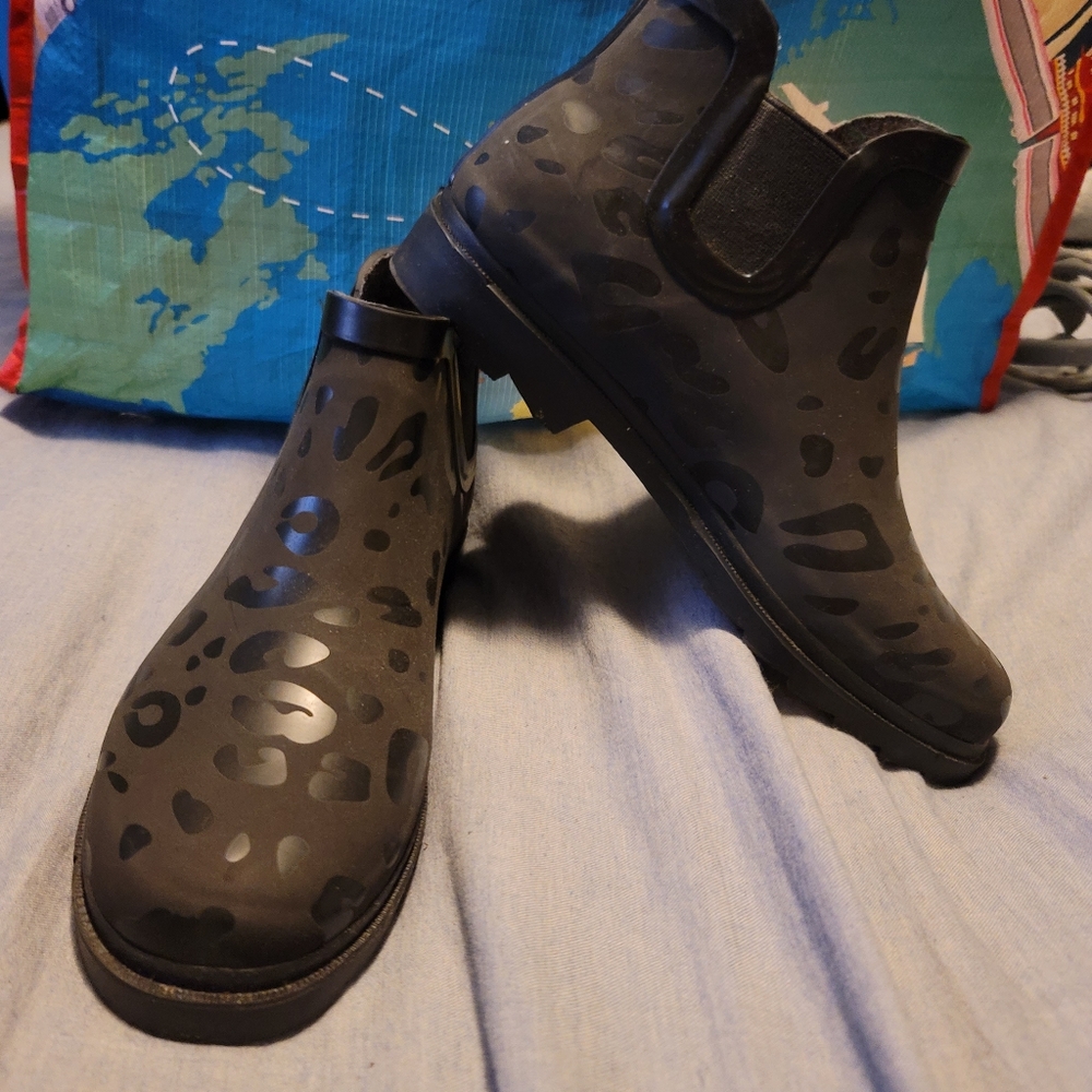 NWOT Hot Paws ankle rain boots
